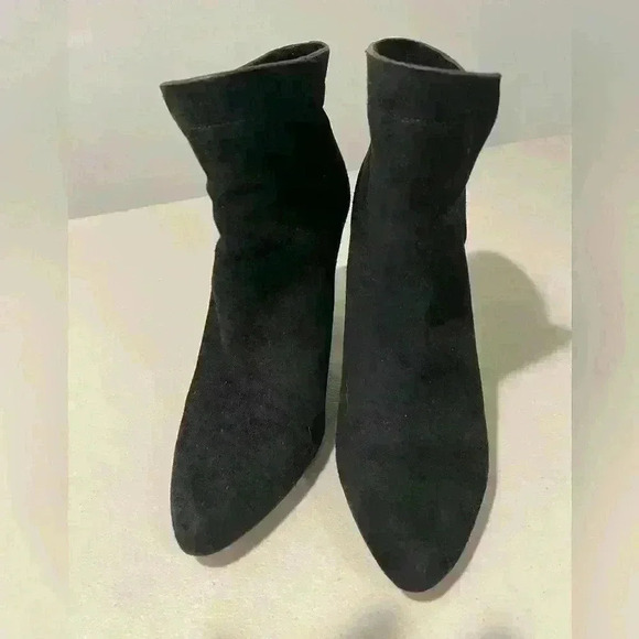 Vince Camuto Signature Germina Asymmetric-Zip Suede Boots 9 - Picture 1 of 7